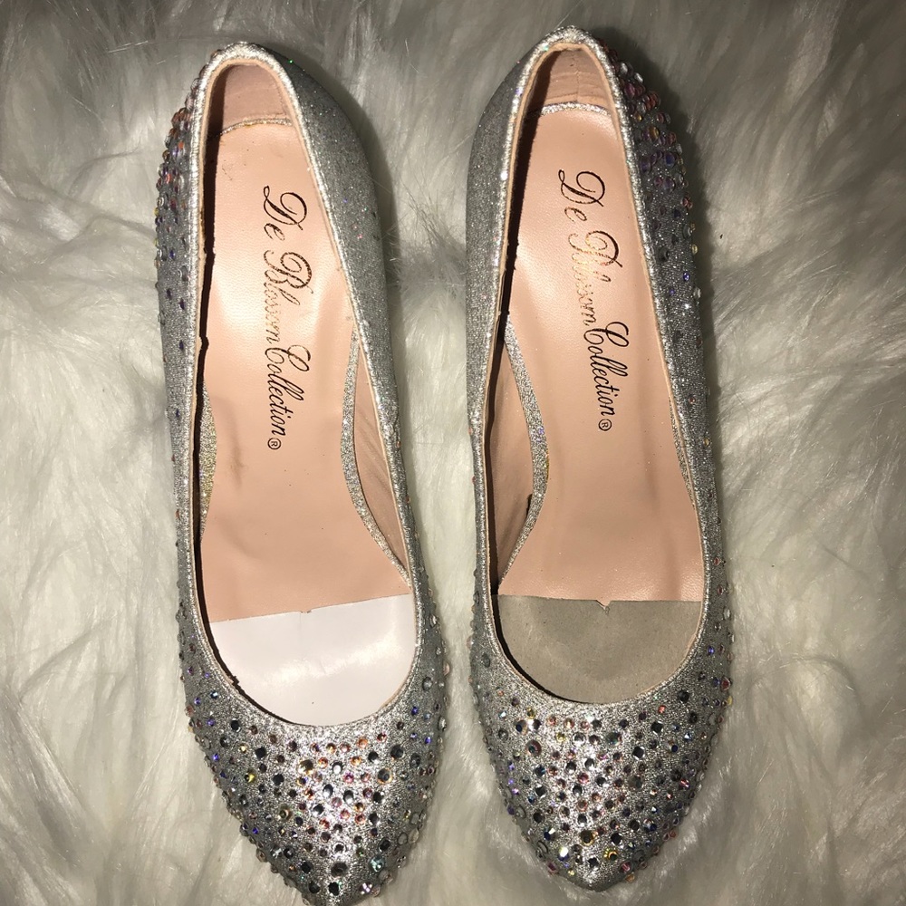 Heels - Picture 4 of 6